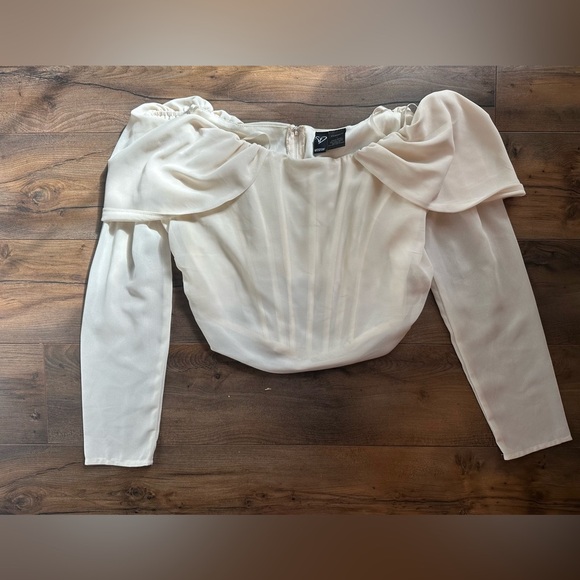 Windsor Cream Off-Shoulder Crop Top - Picture 2 of 9